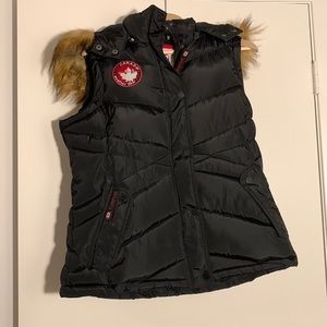 Canada Weather Gear Women's Puffer Vest with Faux Fur Trim Hood